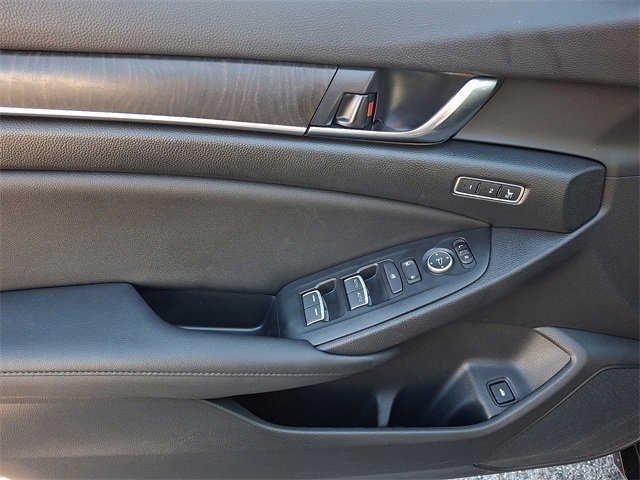 Used 2022 Honda Accord Touring image 12