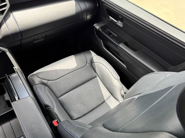 Used 2025 Toyota Sequoia Platinum AWD/4WD image 25