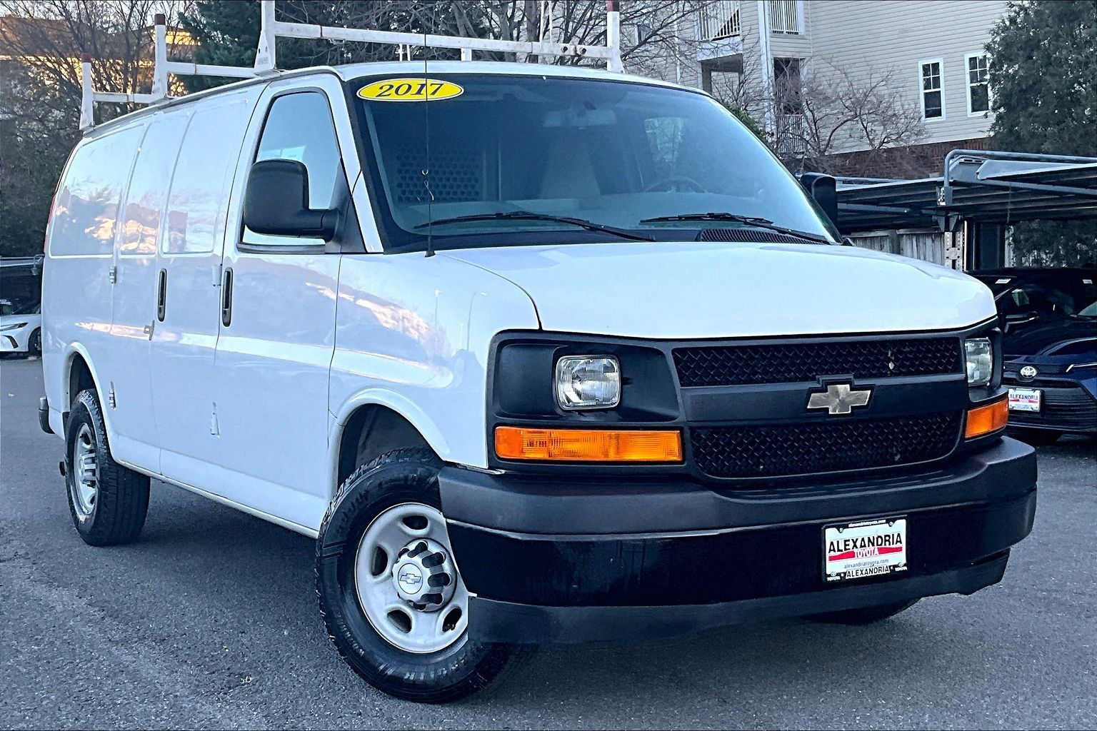 Used 2017 Chevrolet Express 3500 image 2