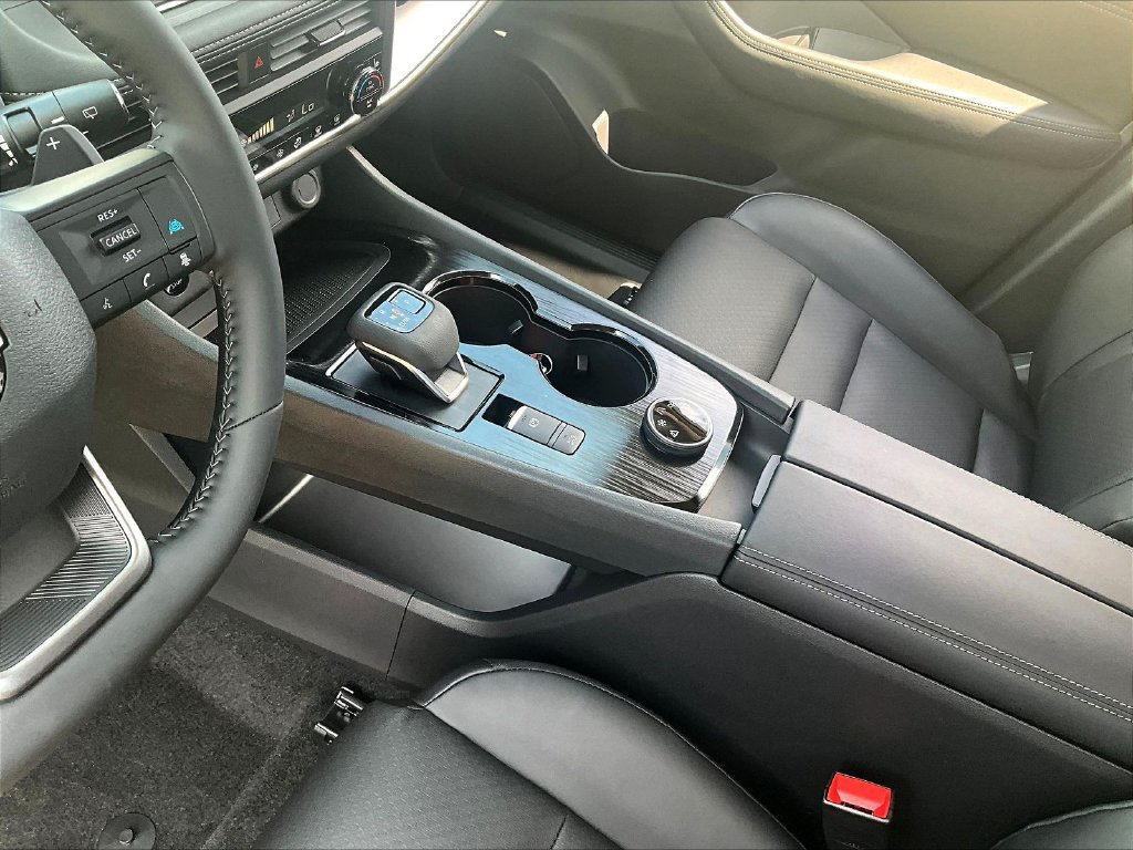 New 2026 Nissan Rogue Dark Armor AWD/4WD image 25