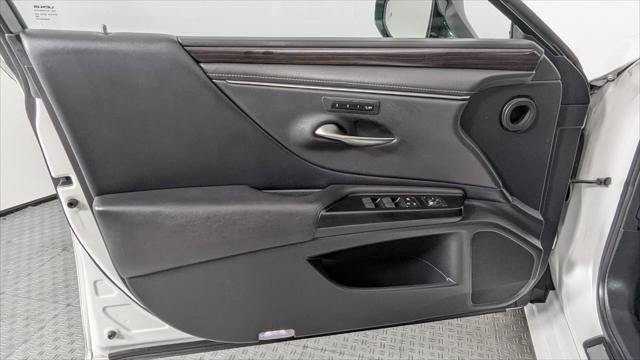 Used 2019 Lexus ES 350 w/ Premium Package FWD image 13