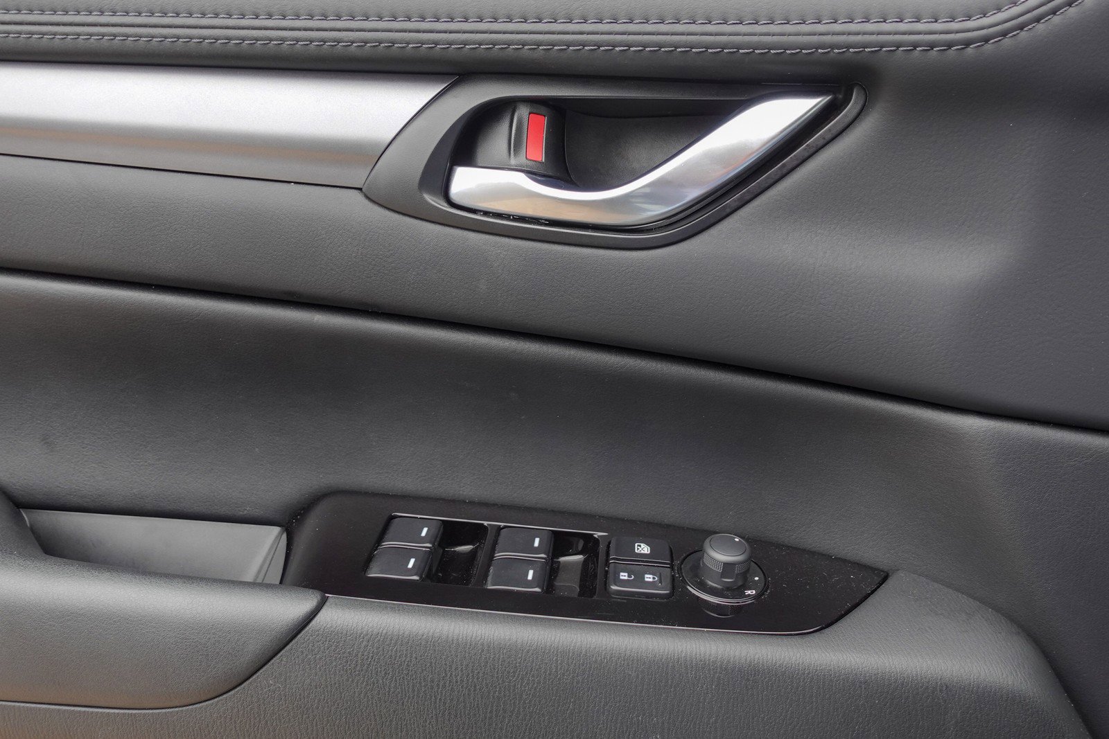 Certified 2025 MAZDA CX-5 AWD 2.5 S w/ Preferred Package image 11