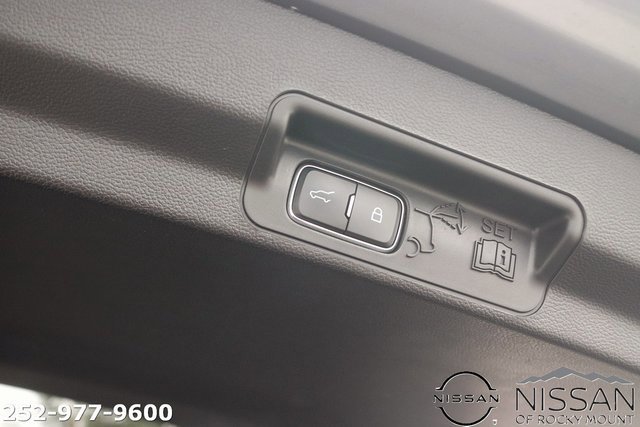 Used 2023 Ford Explorer Limited image 17