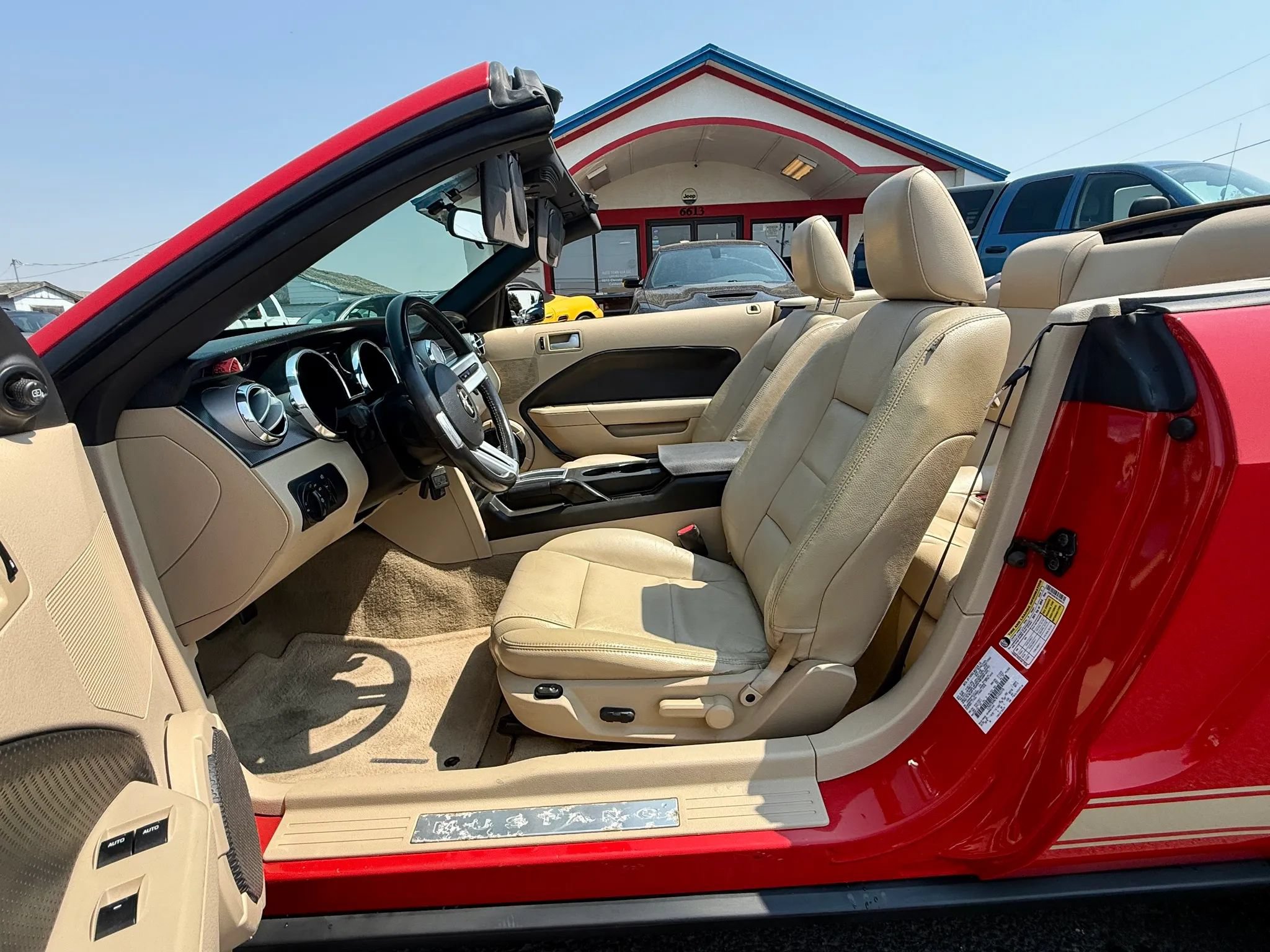 Used 2008 Ford Mustang Convertible RWD image 18