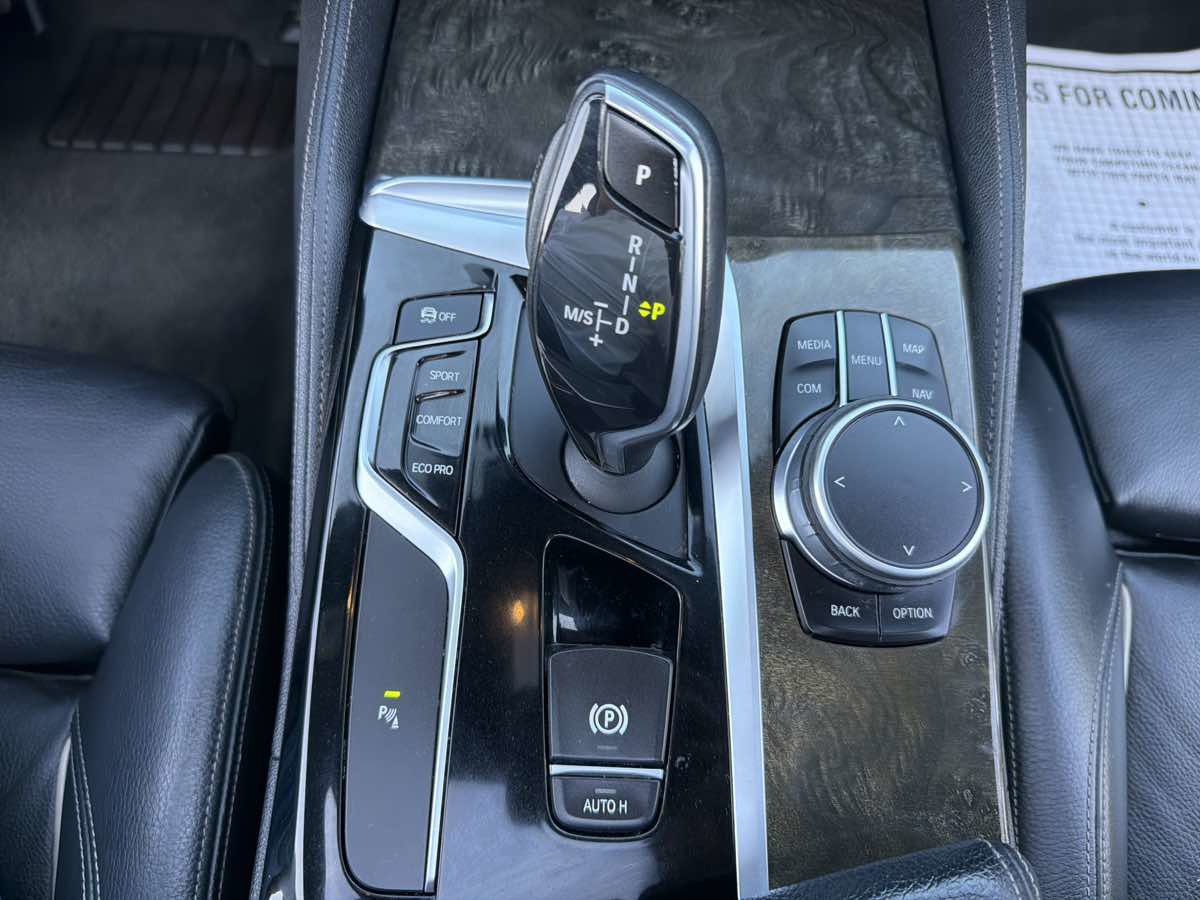 Used 2018 BMW 530i w/ M Sport Package RWD image 26