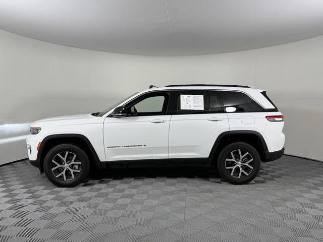 Certified 2025 Jeep Grand Cherokee Limited image 4