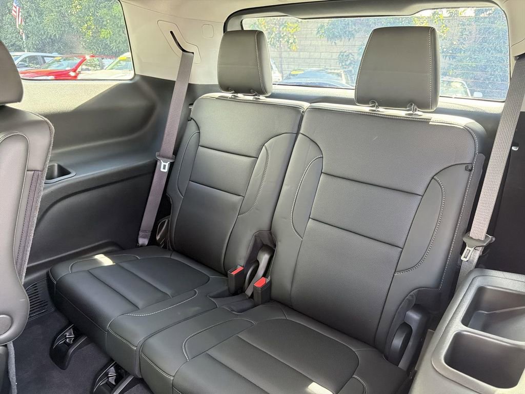 Used 2023 GMC Acadia SLT w/ Preferred Package image 25