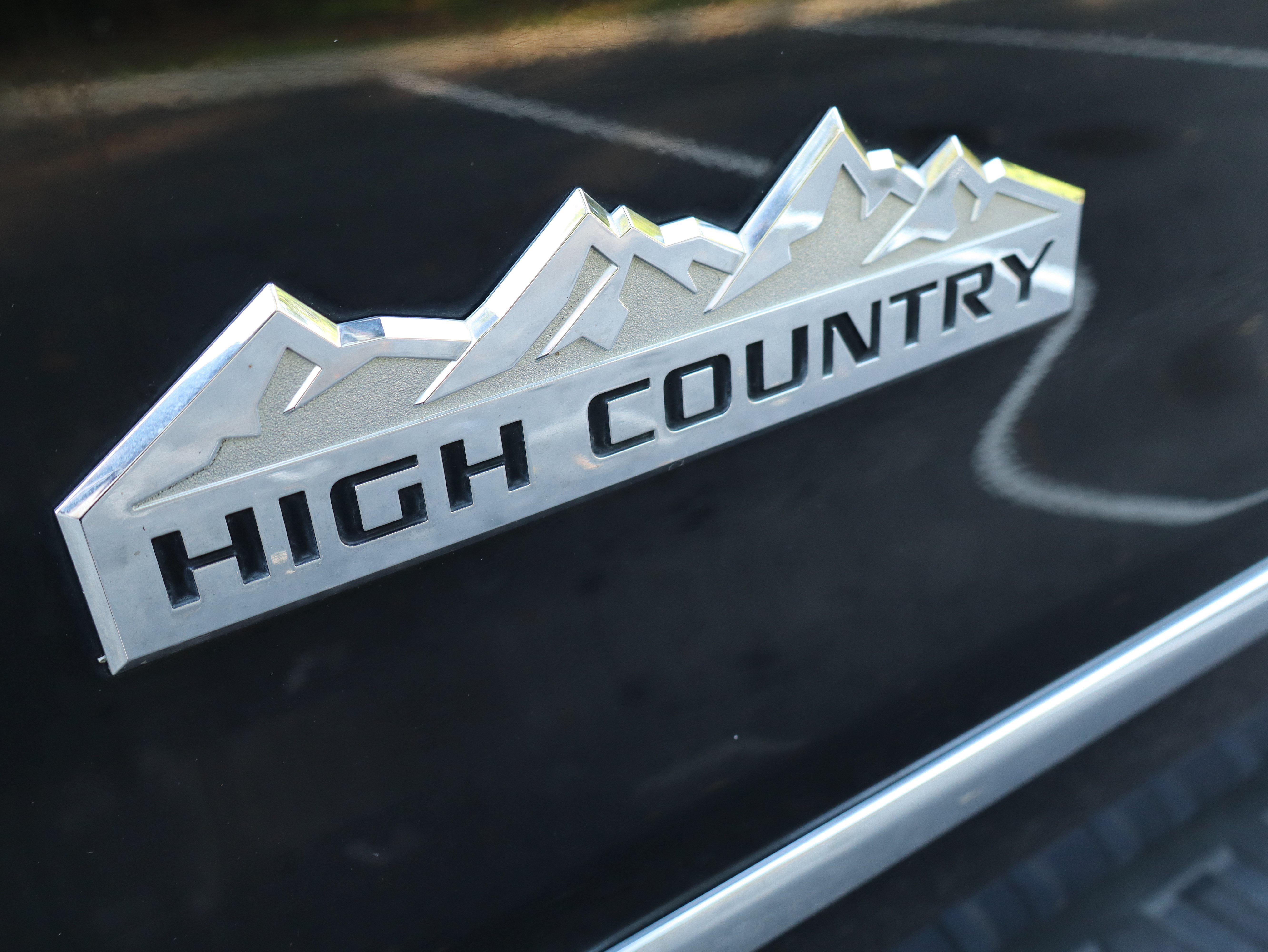 Used 2018 Chevrolet Silverado 2500 High Country w/ Duramax Plus Package AWD/4WD image 20