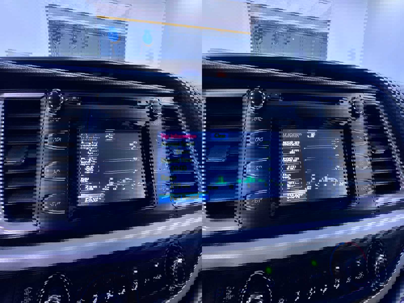 Used 2018 Toyota Highlander LE image 24