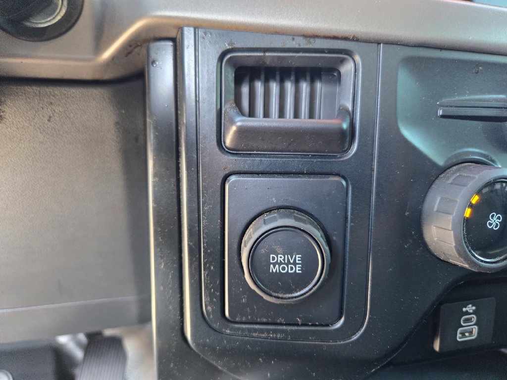 Used 2025 Ford F150 XL w/ Equipment Group 103A High RWD image 15