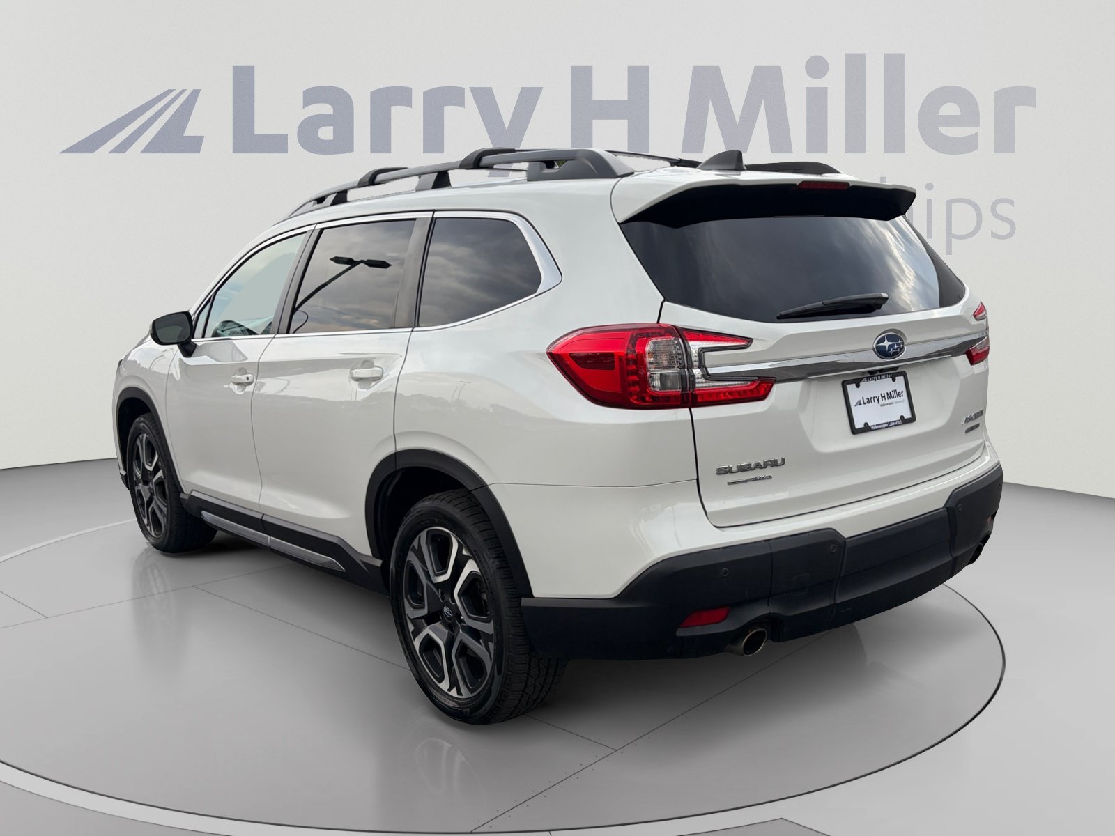 Used 2023 Subaru Ascent Limited AWD/4WD image 3