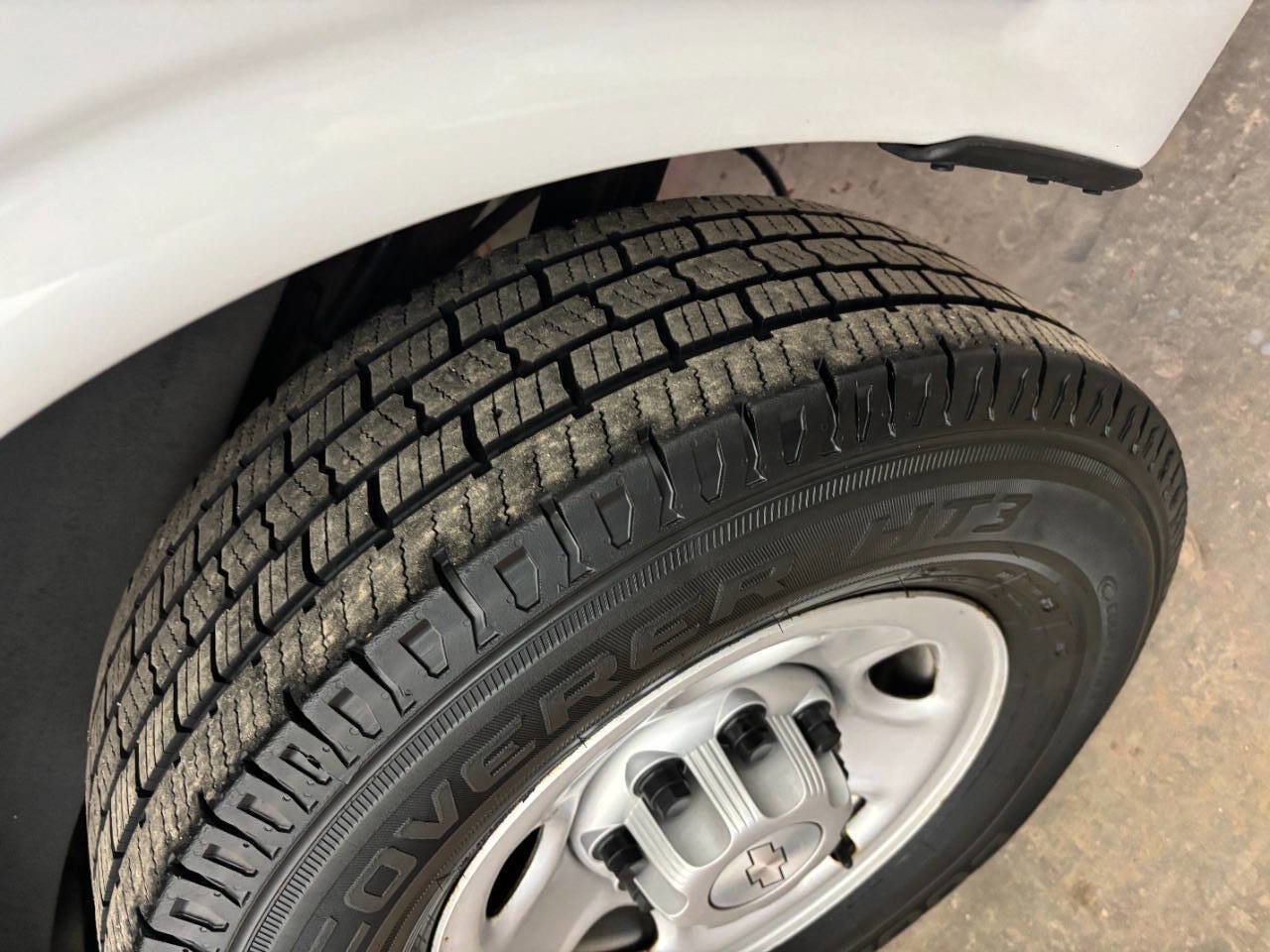 Used 2015 Chevrolet Express 2500 image 15