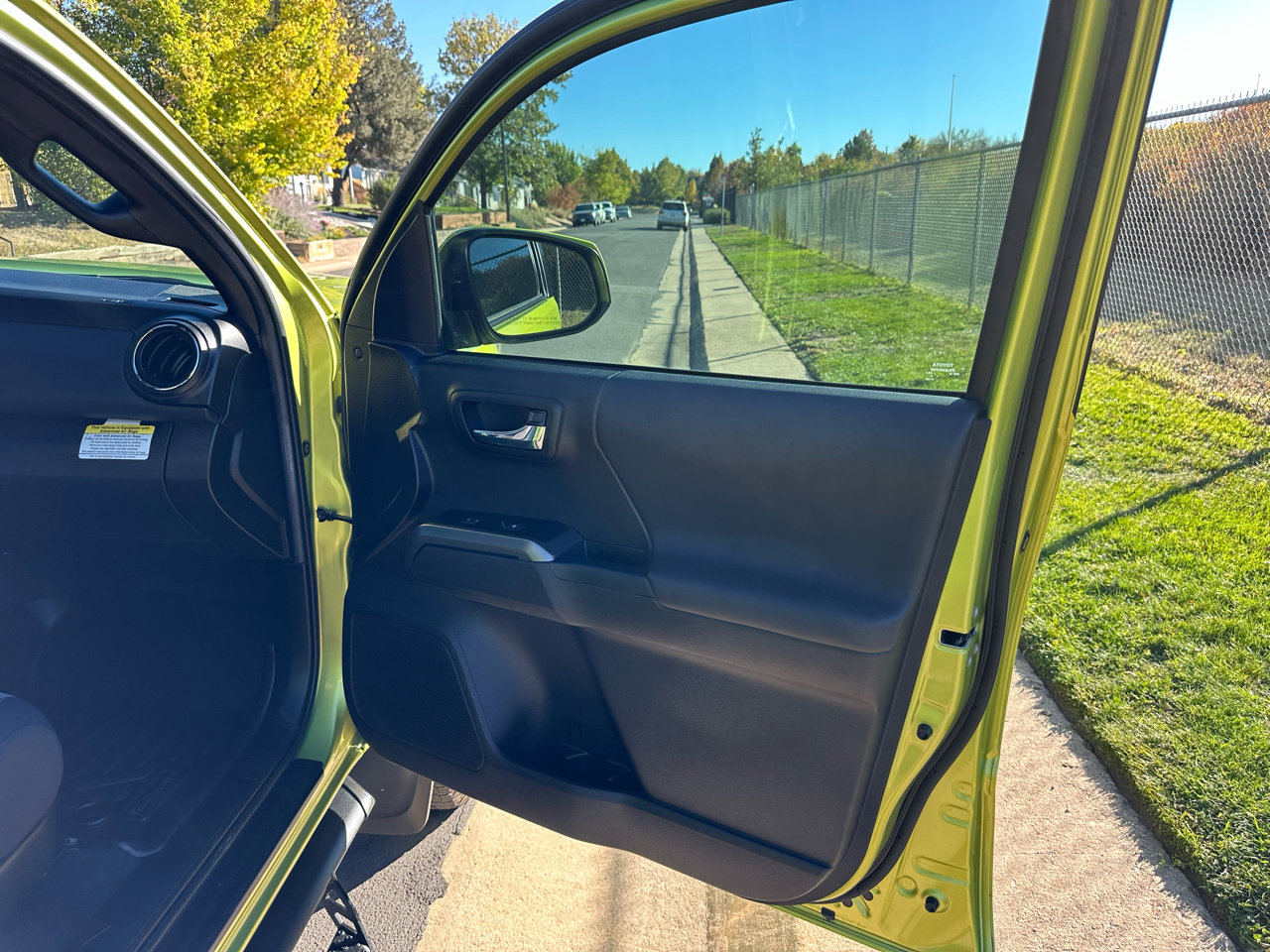 Used 2023 Toyota Tacoma TRD Off-Road image 24