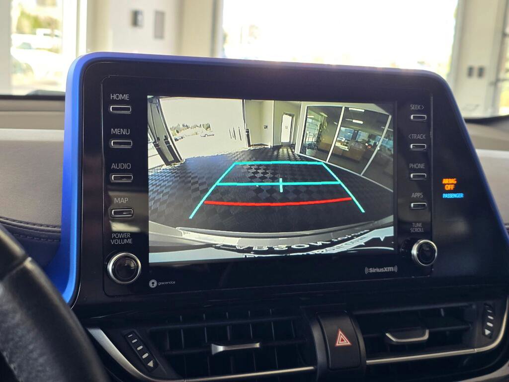 Used 2020 Toyota C-HR XLE image 30