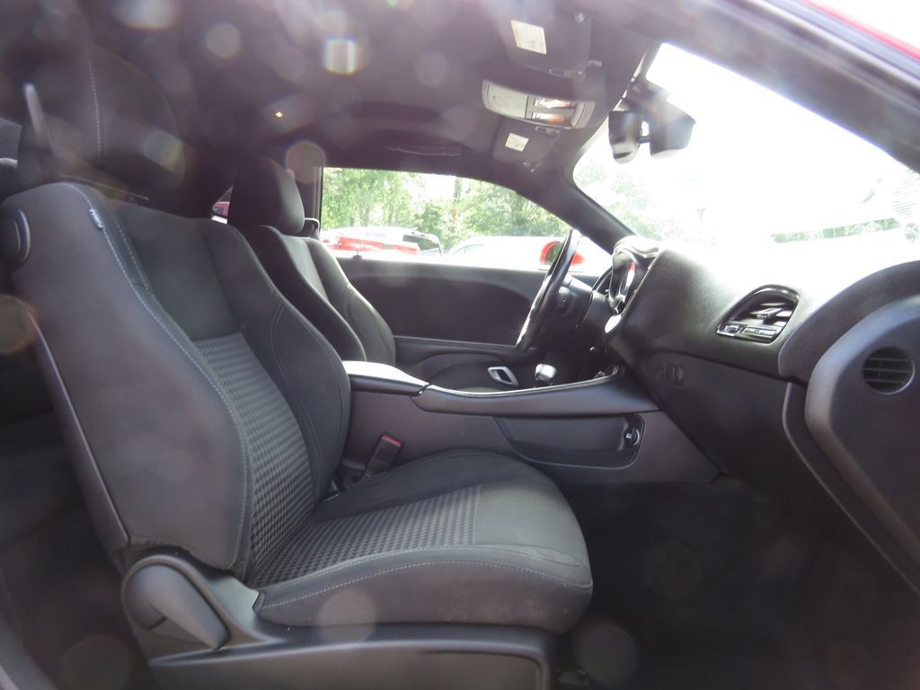 Used 2016 Dodge Challenger SXT RWD image 14