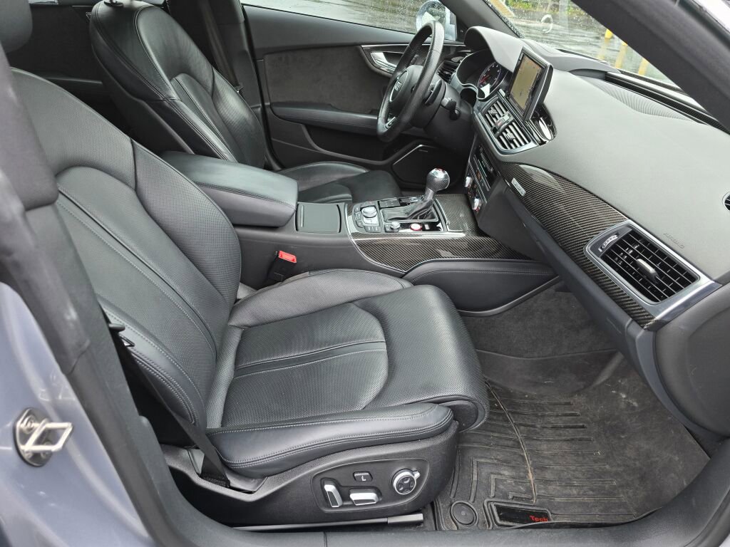 Used 2017 Audi RS 7 Prestige w/ Driver Assistance Package image 10