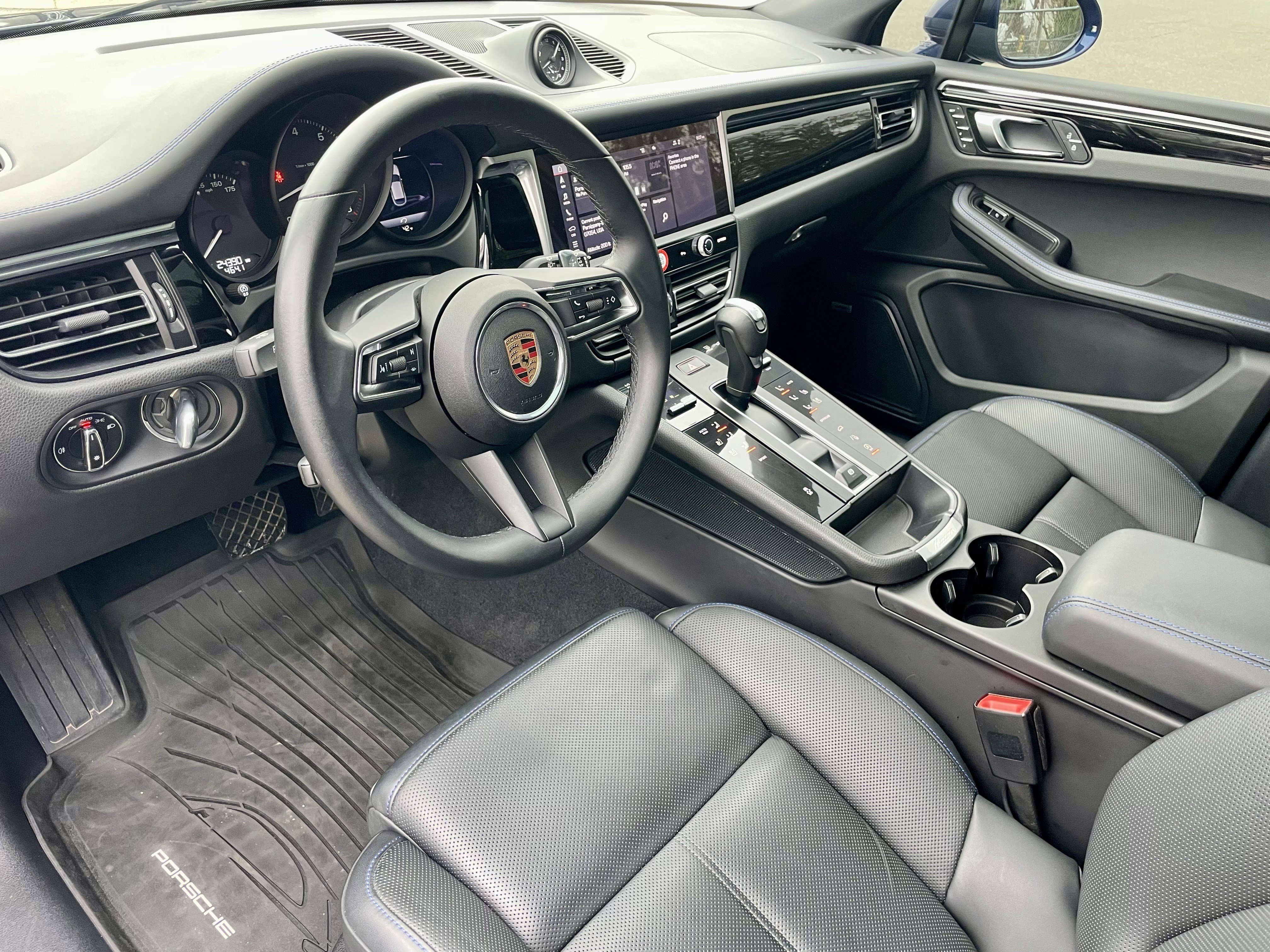 Used 2023 Porsche Macan Turbo image 13