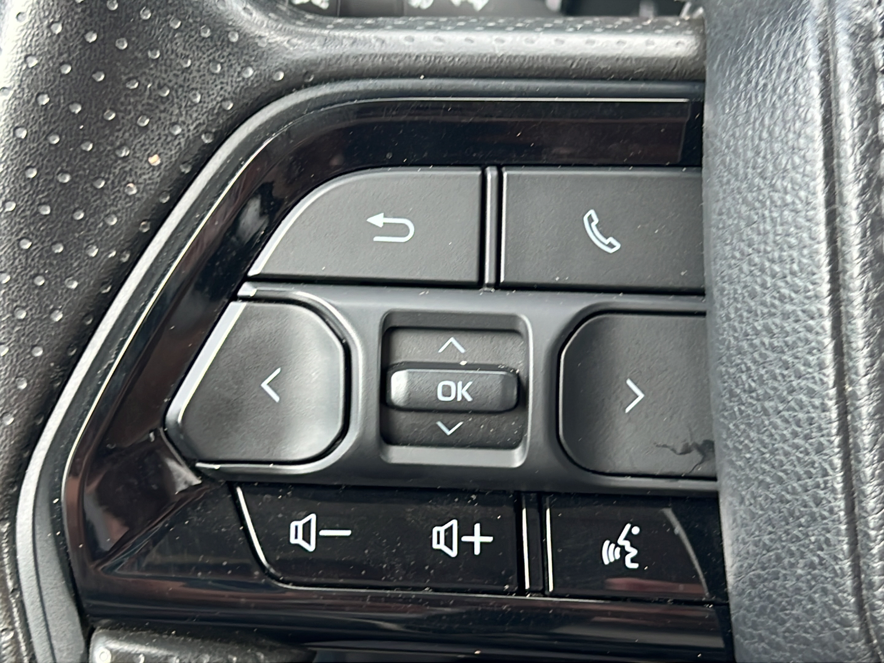 Used 2024 Toyota Tundra SR5 w/ SR5 Convenience Package AWD/4WD image 18