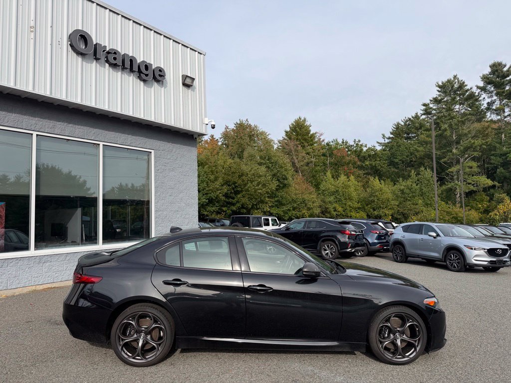 Used 2023 Alfa Romeo Giulia Estrema AWD/4WD image 6