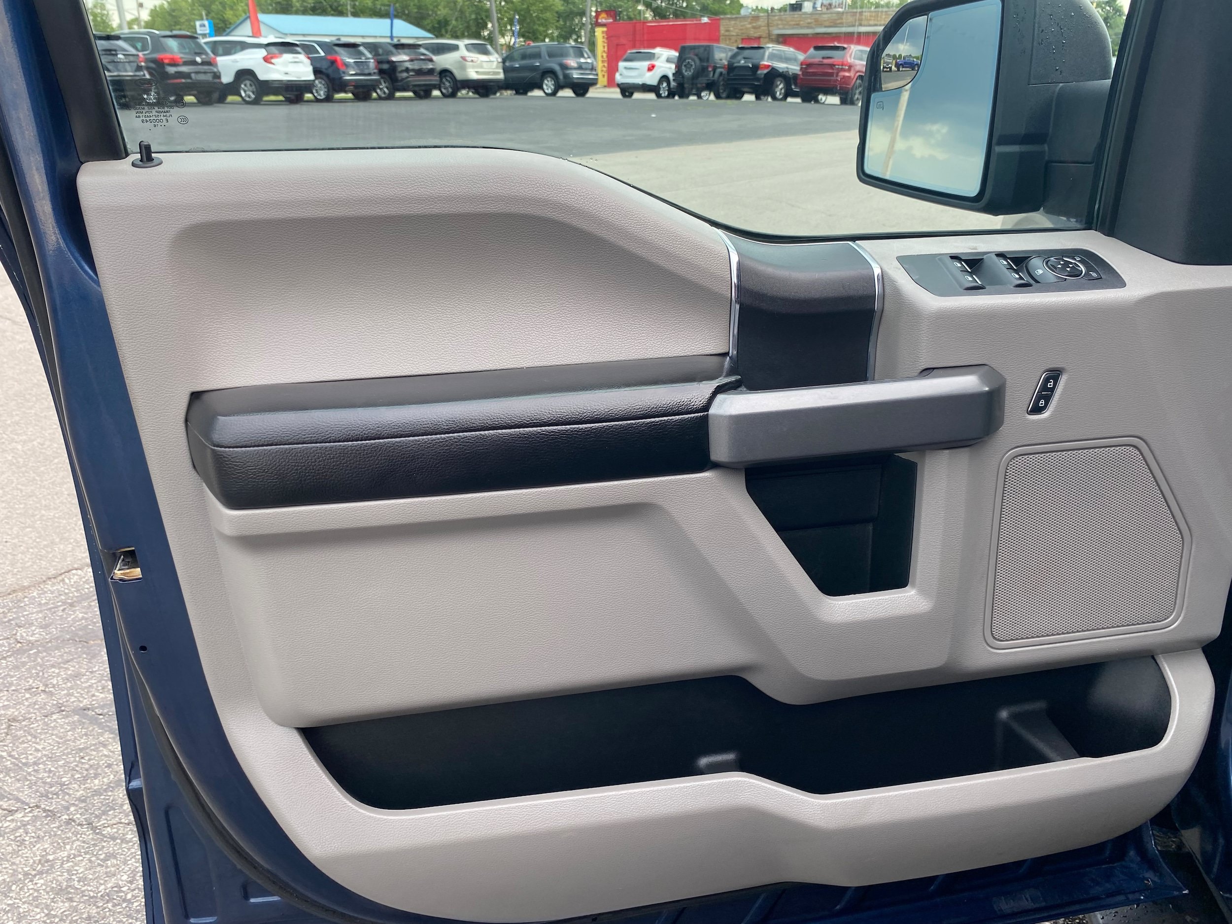 Used 2016 Ford F150 XLT w/ Equipment Group 301A Mid AWD/4WD image 9