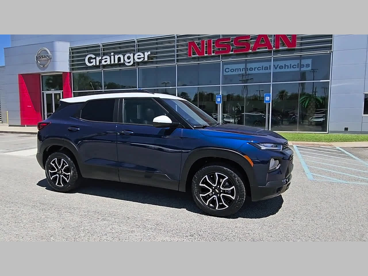 Used 2022 Chevrolet TrailBlazer ACTIV w/ Sun and Liftgate Package AWD/4WD image 37