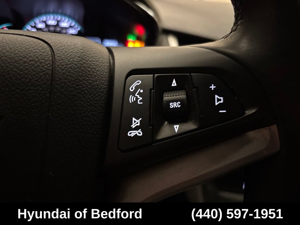 Used 2022 Chevrolet Trax LT w/ LT Convenience Package AWD/4WD image 17