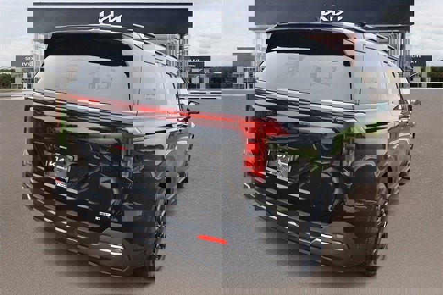 New 2026 Kia Carnival SX w/ SX Dark Edition Package image 3
