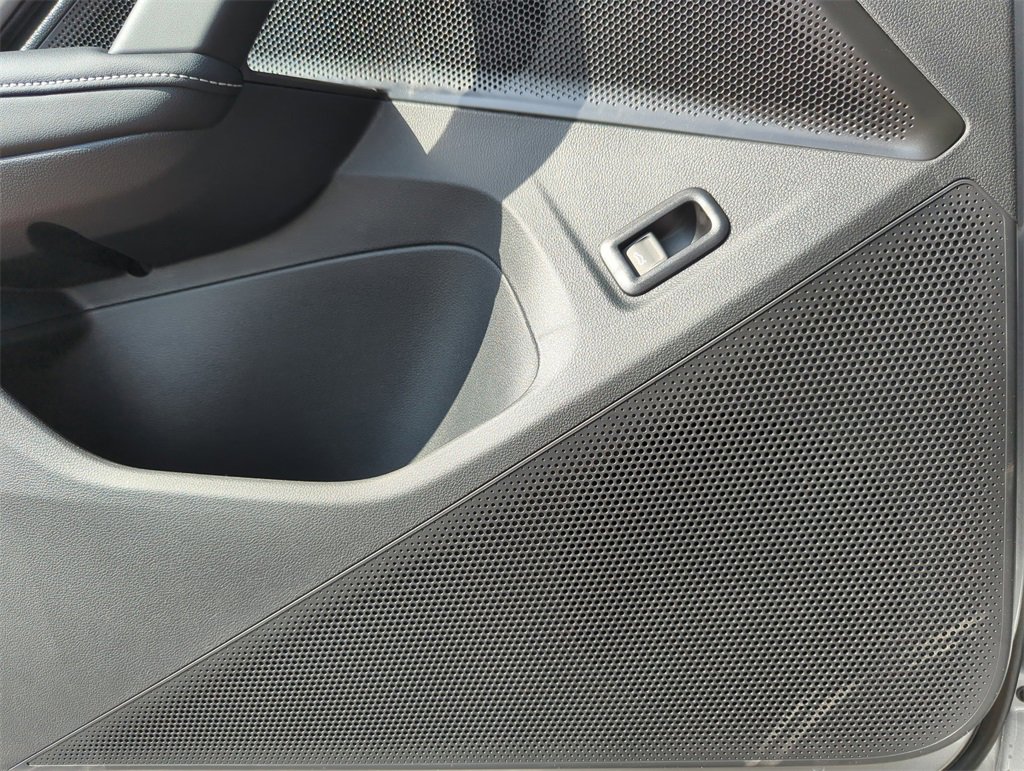 New 2026 Volkswagen Tiguan SE image 29