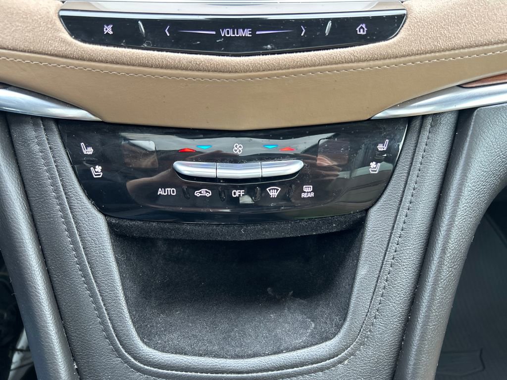 Used 2018 Cadillac XT5 Platinum w/ Driver Assist Package AWD/4WD image 26
