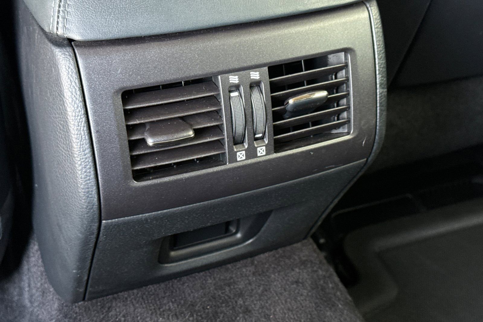 Used 2017 Lexus LS 460 w/ Comfort Package image 14