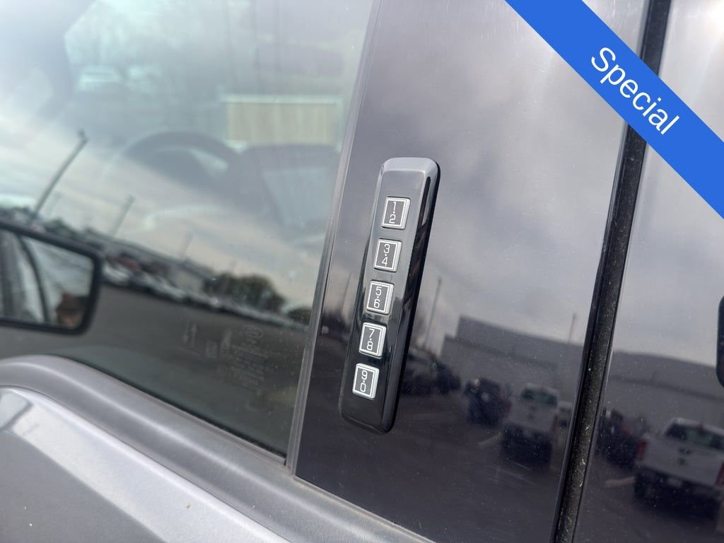 Used 2022 Ford F150 Lariat w/ Trailer Tow Package image 10