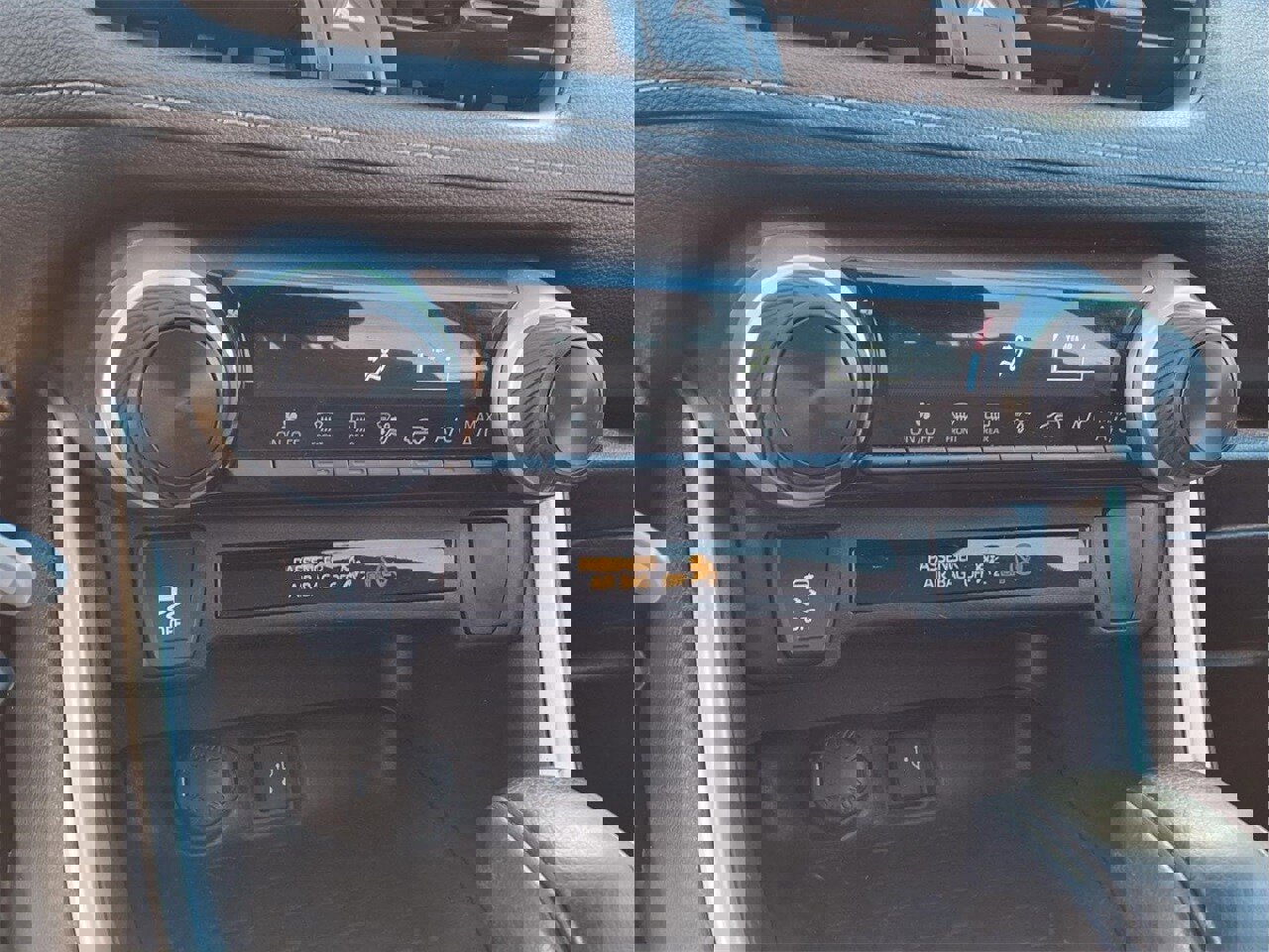 Used 2020 Toyota RAV4 LE image 18