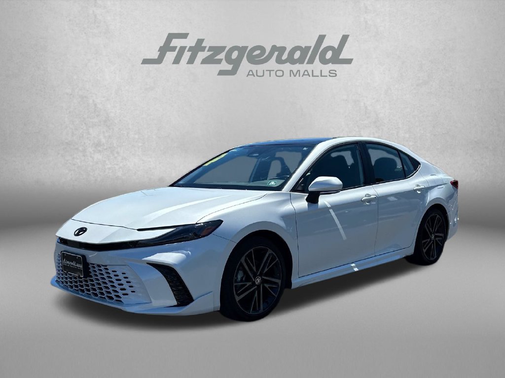 Used 2025 Toyota Camry XSE FWD image 5