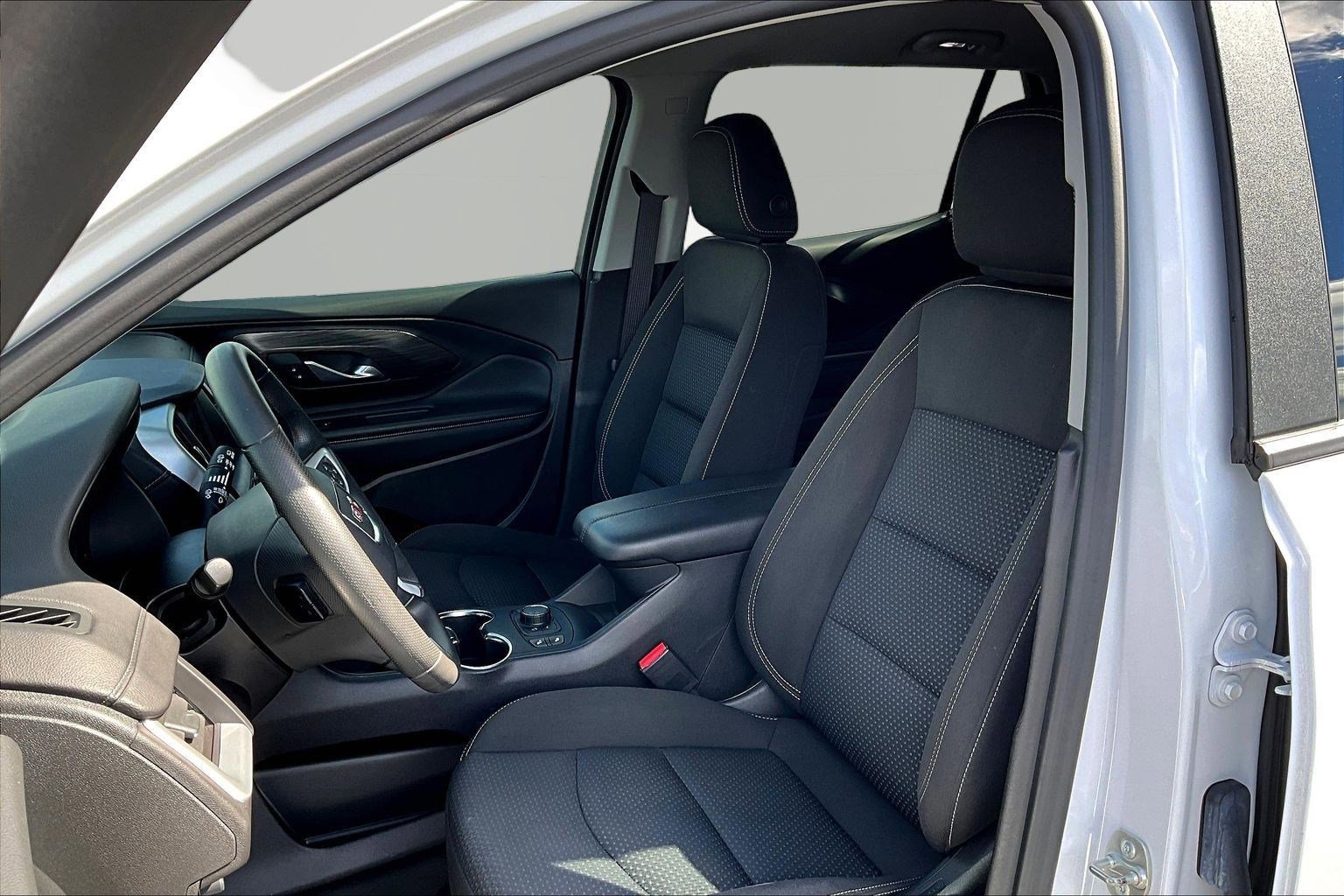 Used 2024 GMC Terrain SLE w/ Driver Convenience Package AWD/4WD image 21