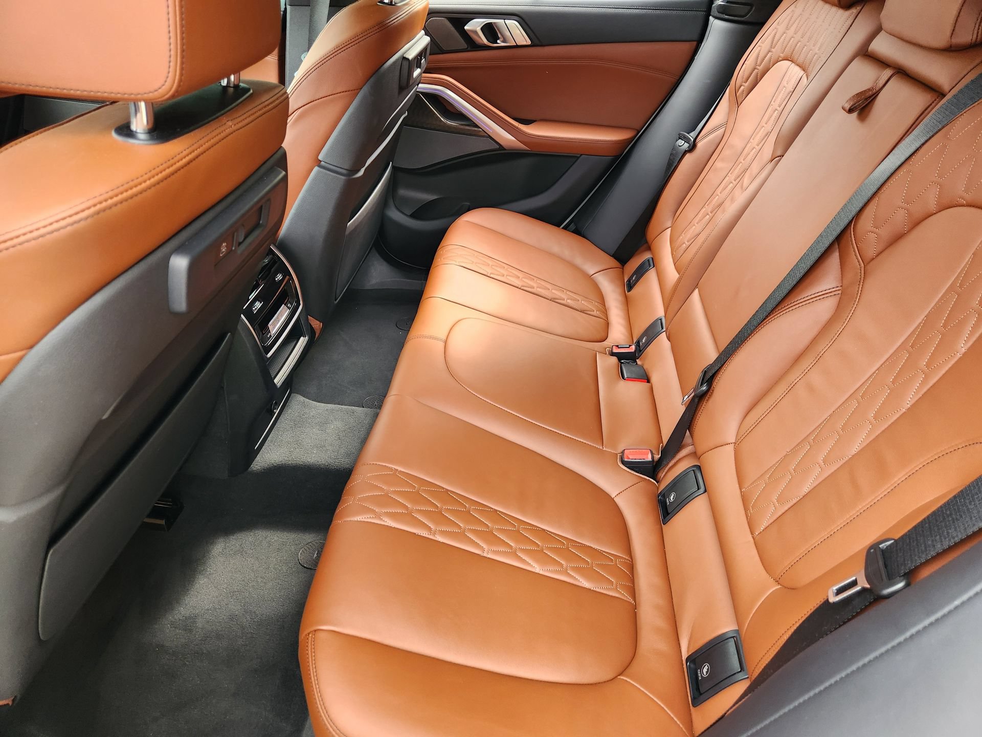 Used 2023 BMW X6 xDrive40i w/ Executive Package AWD/4WD image 30