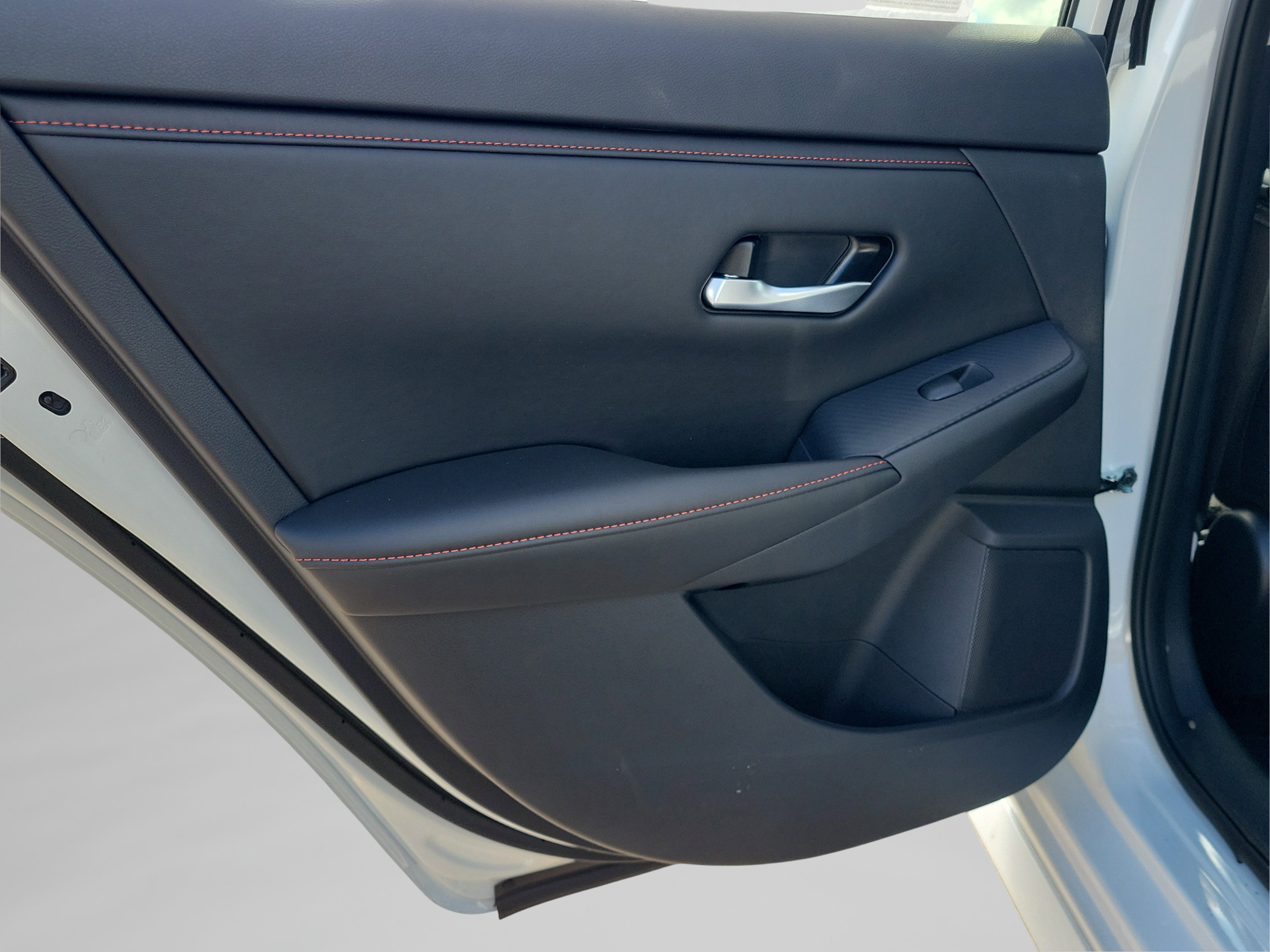 New 2025 Nissan Sentra SR FWD image 26