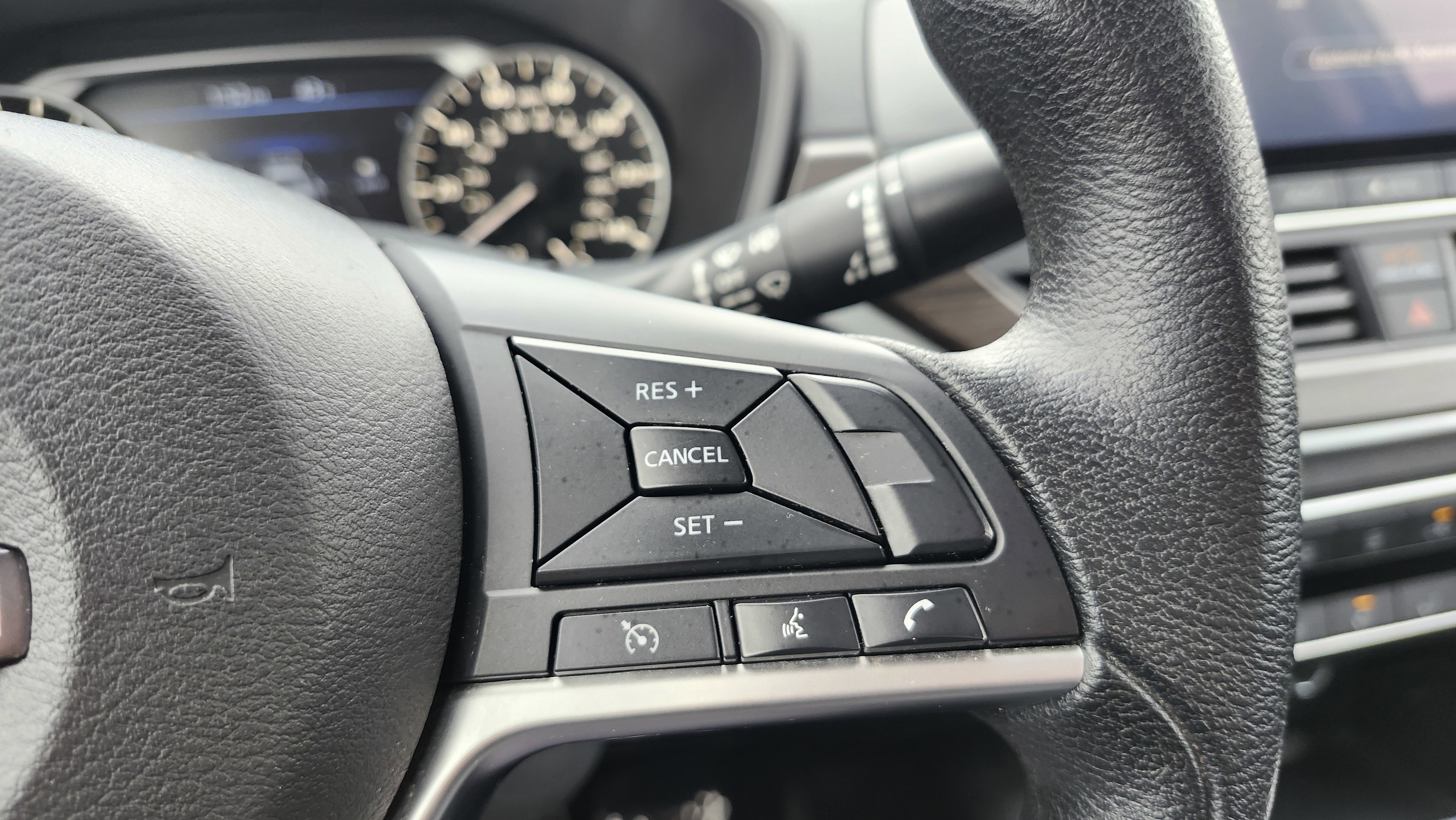 Used 2024 Nissan Altima 2.5 SV image 32