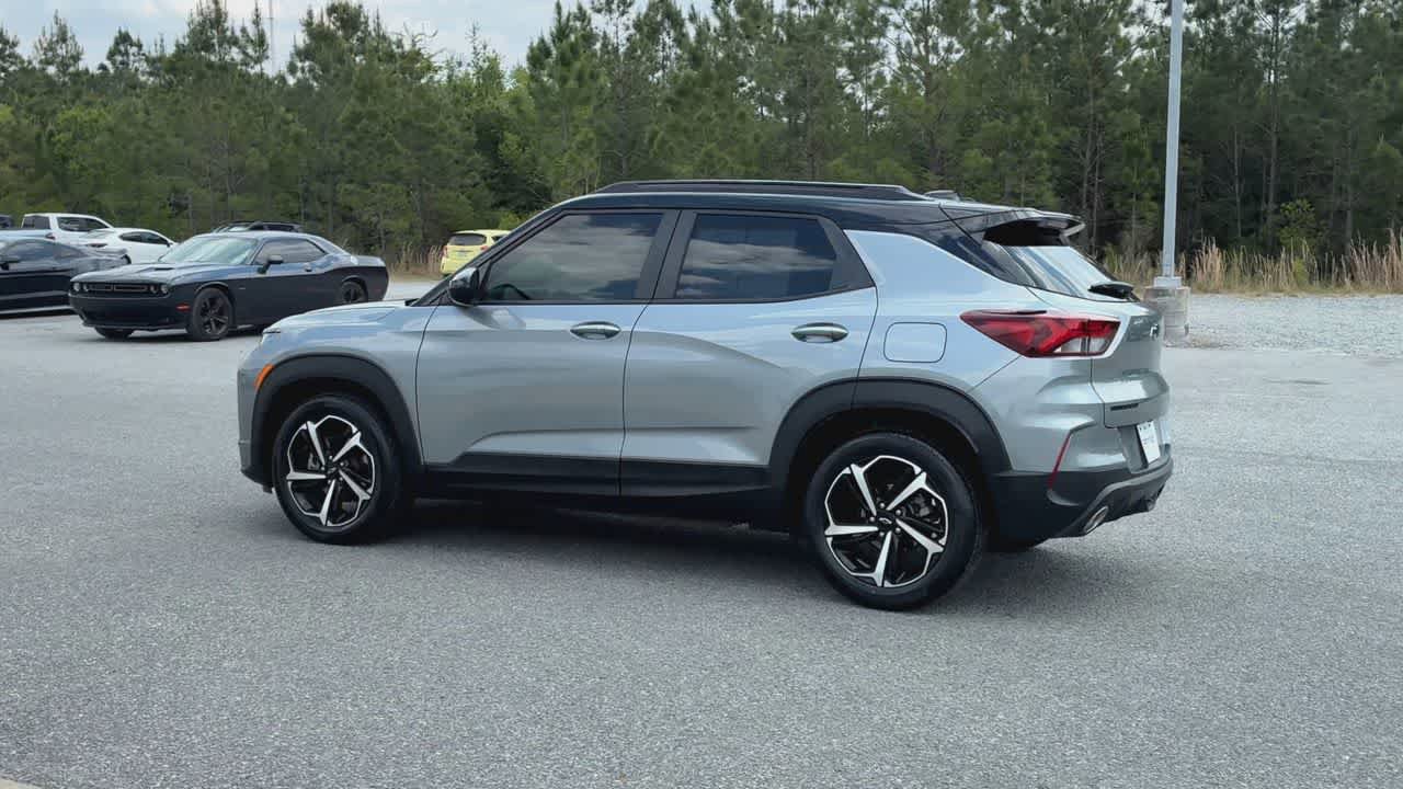 Used 2023 Chevrolet TrailBlazer RS w/ Sun and Liftgate Package FWD image 6