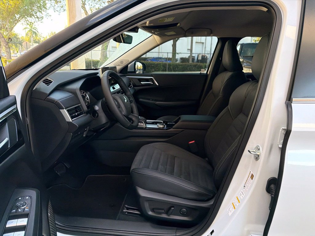 New 2026 Mitsubishi Outlander SE FWD image 5