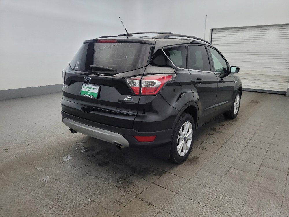 Used 2017 Ford Escape SE w/ Equipment Group 201A AWD/4WD image 9