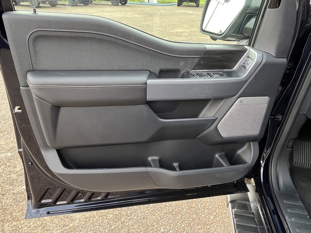 New 2025 Ford F150 Lariat w/ Equipment Group 502A High image 17