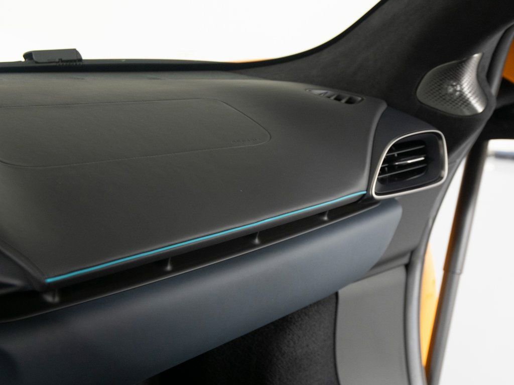 Used 2023 McLaren Artura image 22