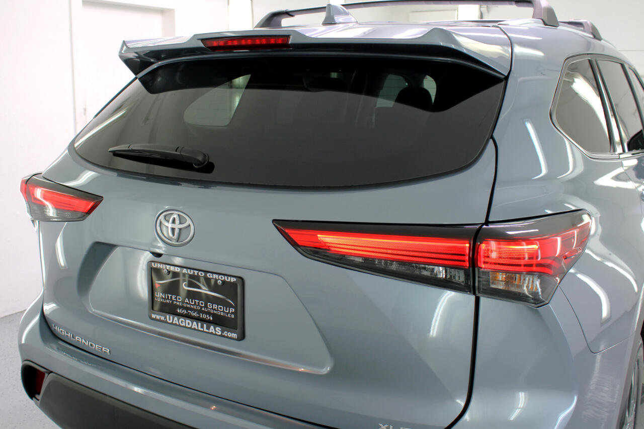 Used 2021 Toyota Highlander XLE image 19
