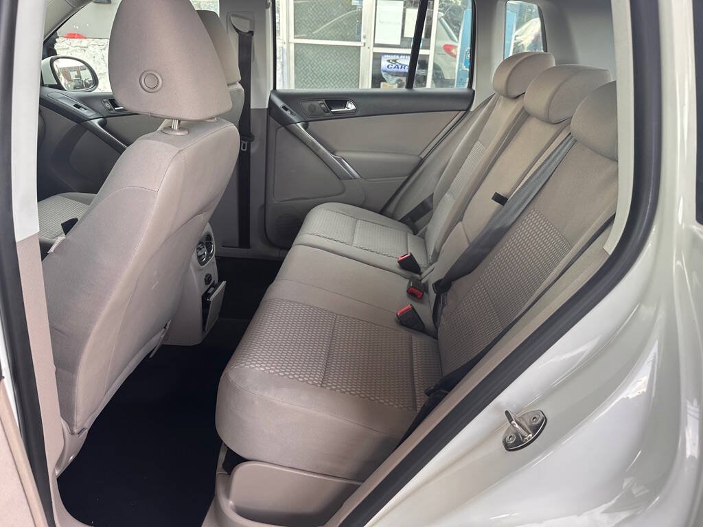 Used 2009 Volkswagen Tiguan S FWD image 12