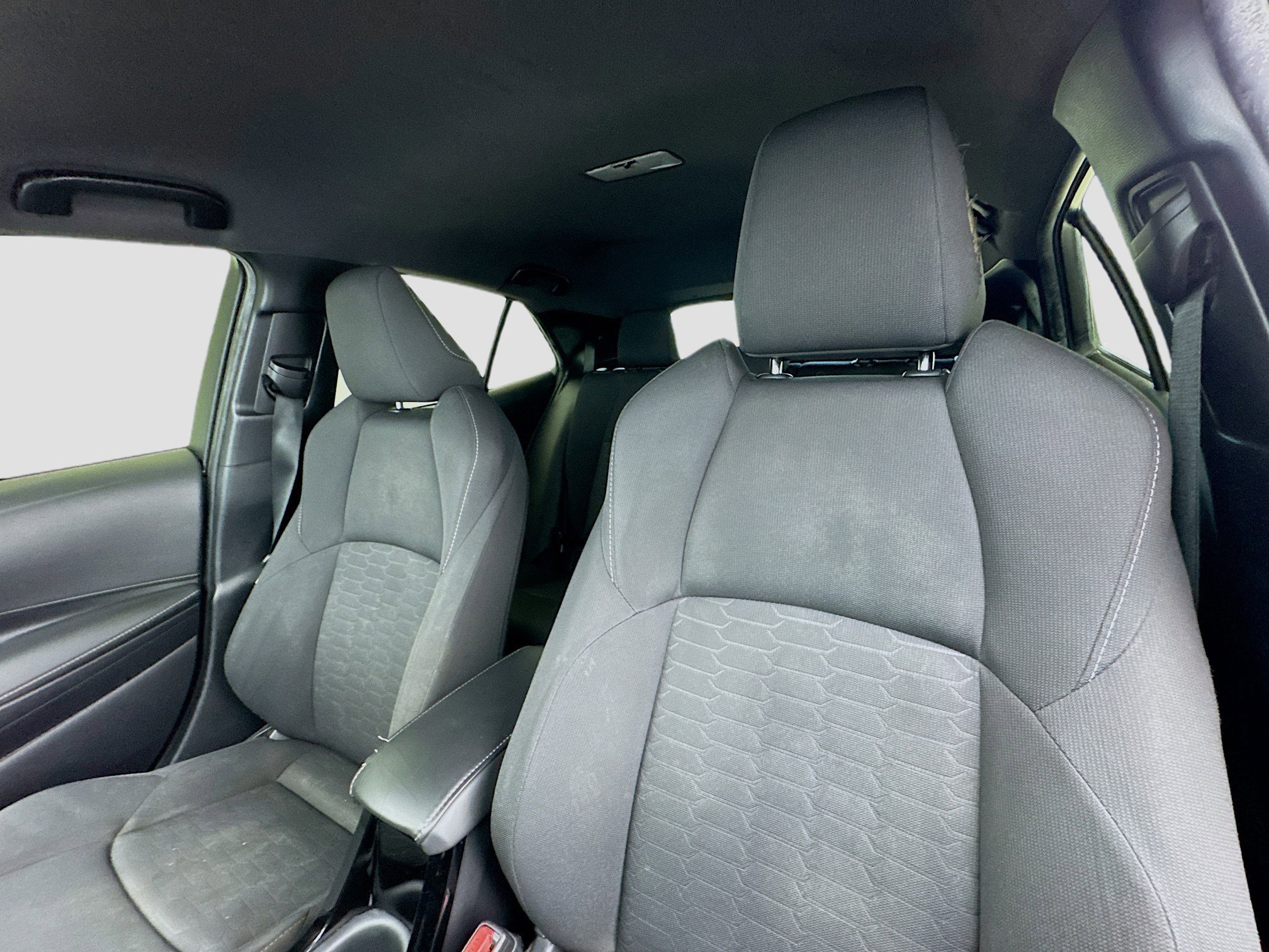 Used 2019 Toyota Corolla SE w/ Carpet Mat Package FWD image 13