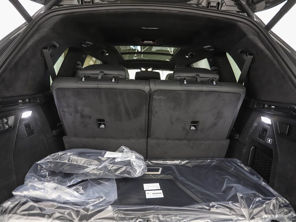 Used 2027 BMW X7 xDrive40i w/ M Sport Package AWD/4WD image 27