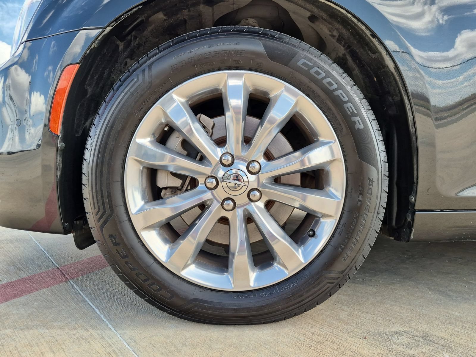 Used 2021 Chrysler 300 Touring L AWD/4WD image 29