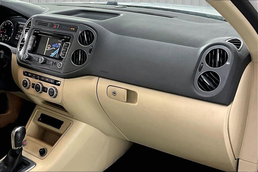 Used 2013 Volkswagen Tiguan SEL image 25