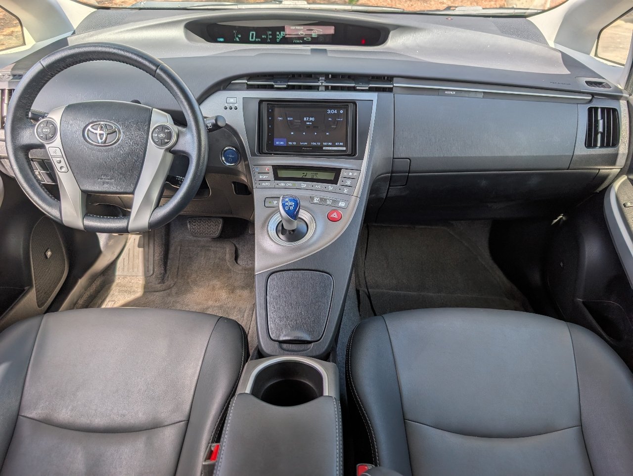 Used 2015 Toyota Prius Four FWD image 4
