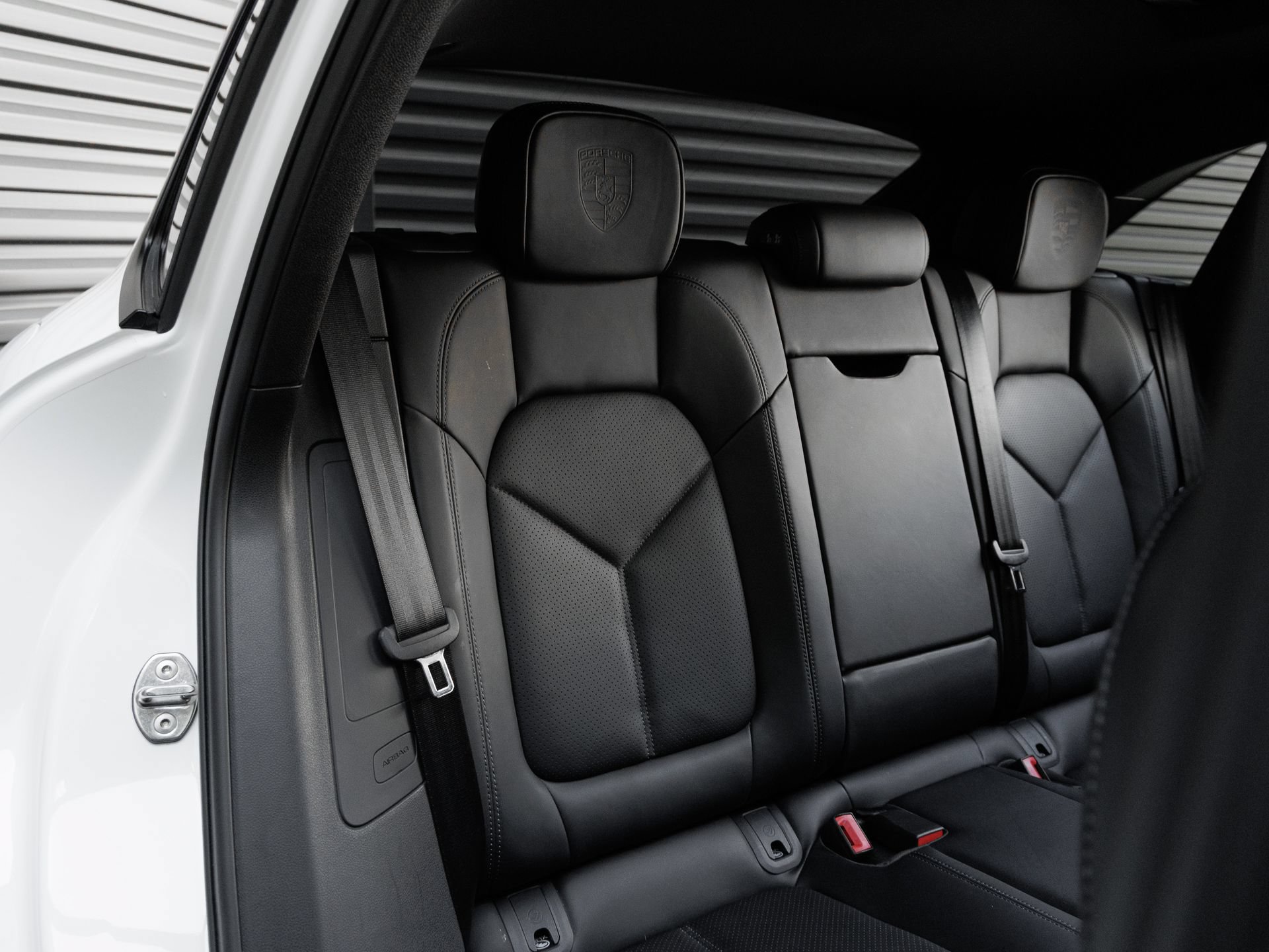 Certified 2026 Porsche Macan AWD/4WD image 34